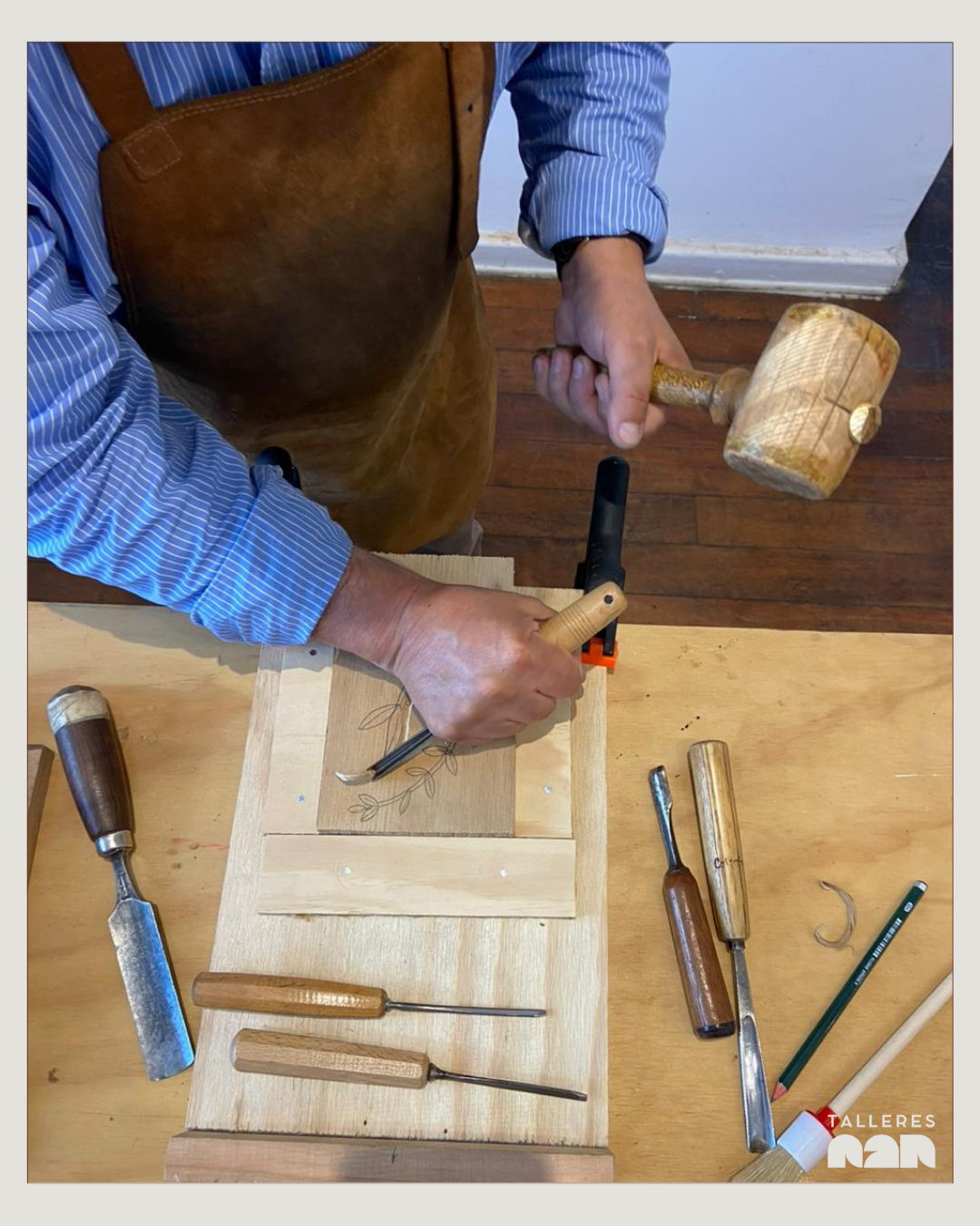 Taller Tallado de Madera en Bajo Relieve